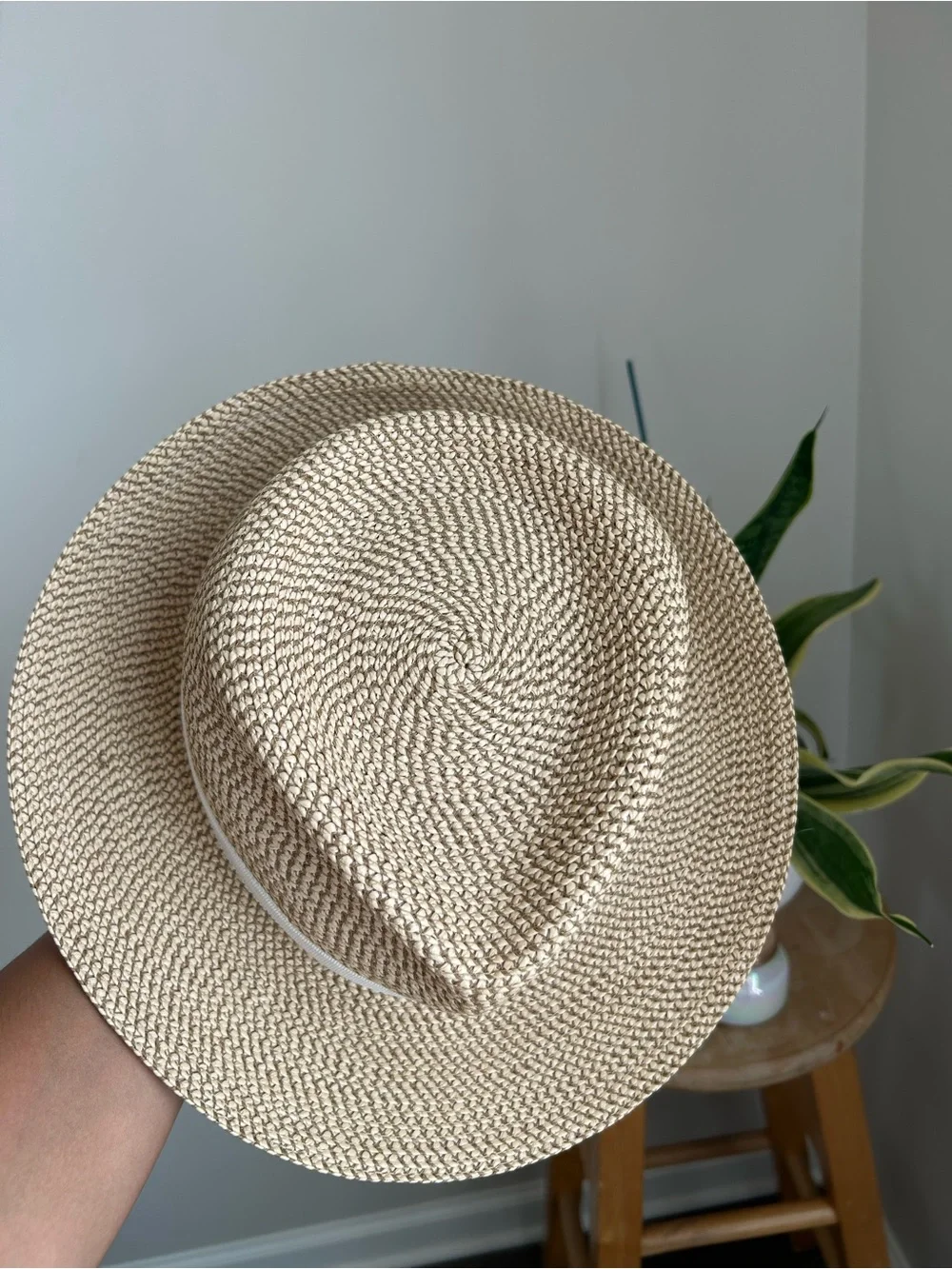 ERIC JAVITS SQUISHEE CLASSIC FEDORA IN PEANUT & WHITE